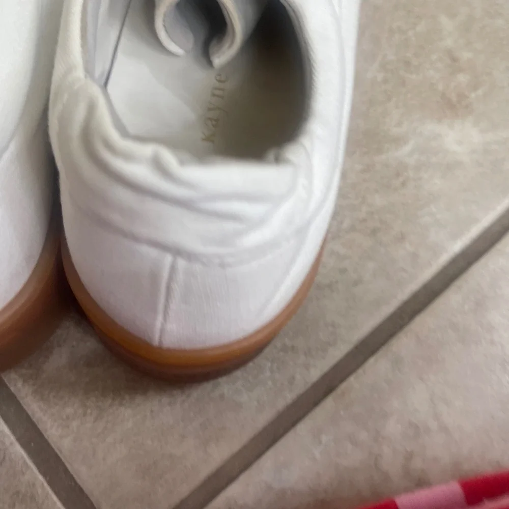 Jenni Kayne White Canvas Platform Sneakers Gum Sole Made in Portugal Size 38/8